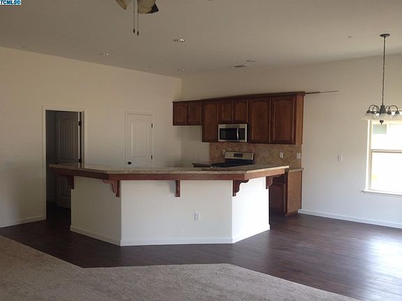 3rd image of 1134 Vine Court