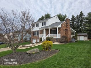 402 Laurelwood Dr, Glenshaw, PA