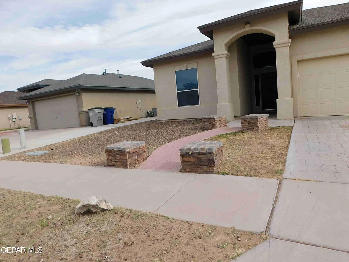 Building Photo - 14628 Rockbridge Ave