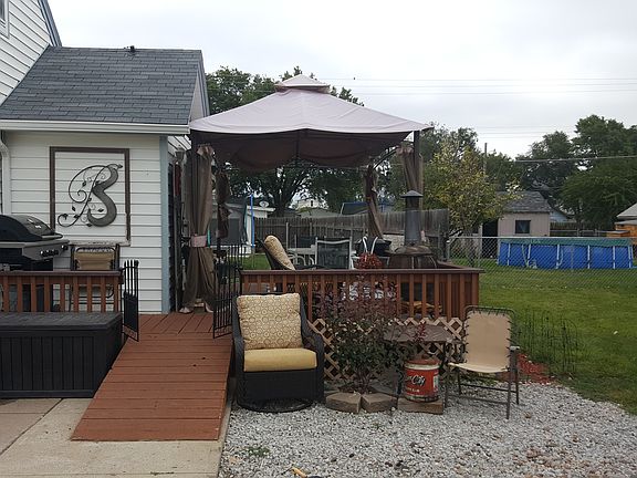 3rd image of 1509 Burlington Blvd