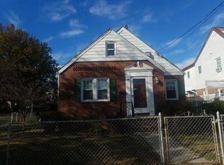 48 Scherer Blvd, Franklin Square, NY 11010