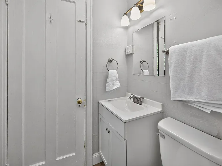 4300 Erie Ave #4 — Photo 10