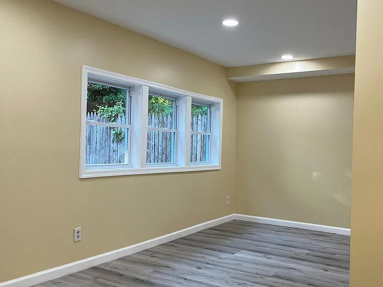 Paynter Dr — Photo 12