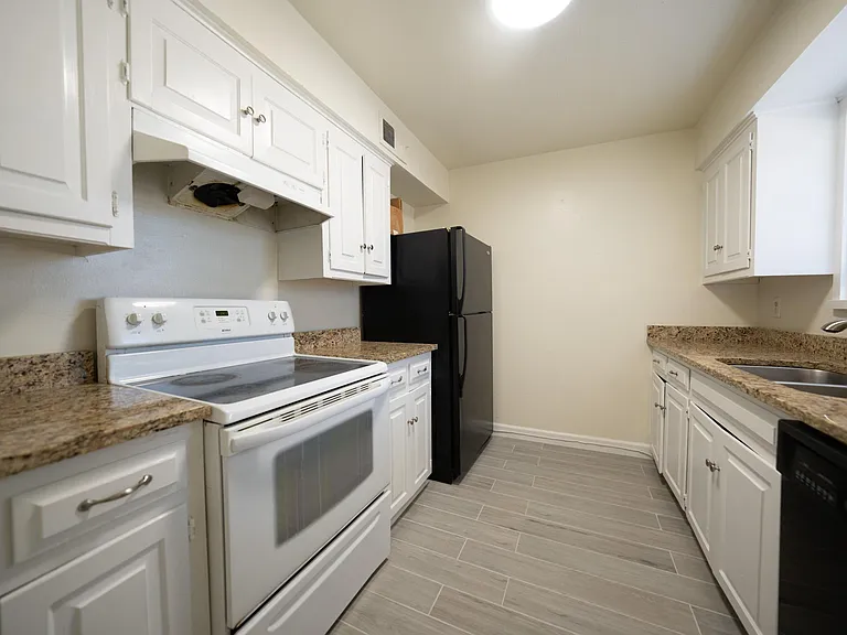 15787 El Estado Dr — Photo 11