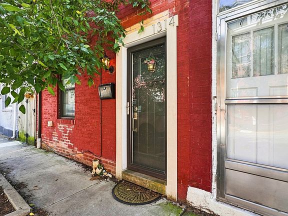 2nd image of 1314 Sarah St