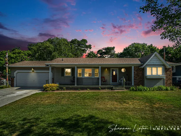 521 Boelens Ct, Spring Lake, MI 49456