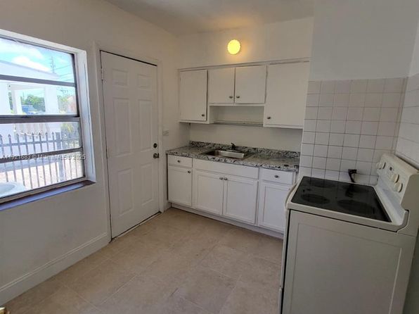 miami-florida-452695494 picture