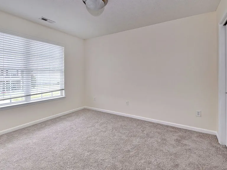 4688 Yeardley Loop — Photo 32