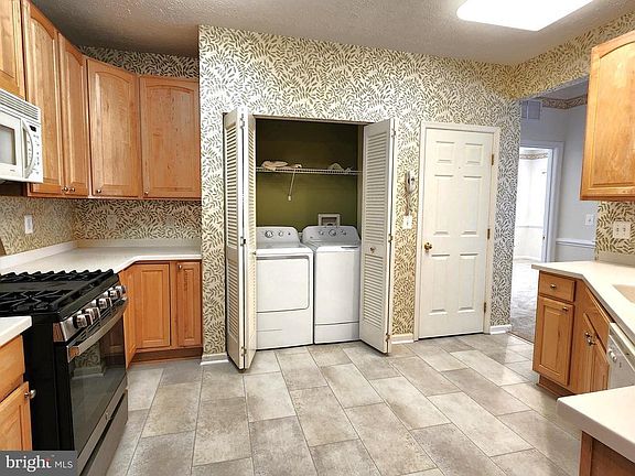 5th image of 1122 Spalding Dr Unit 4