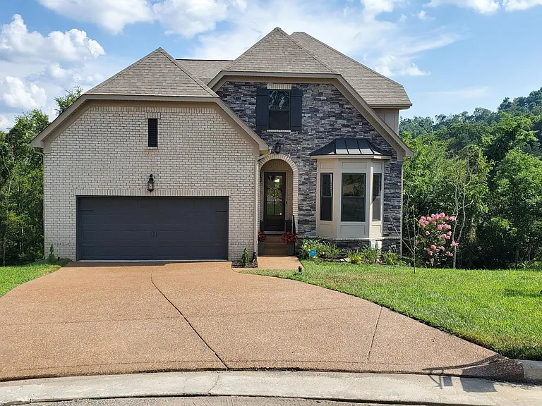 837 Woodland Way — Photo 1