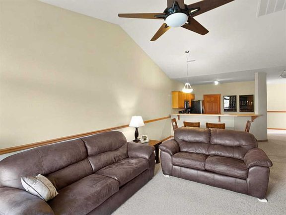 5th image of 772 Bridlewood Dr