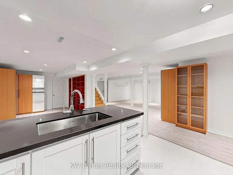 33 Southgate Cres — Photo 45