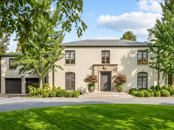 1106 Seneca Rd, Wilmette, IL 60091