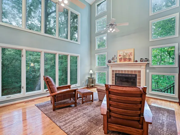 1010 Wren Ct, Kingston Springs, TN 37082