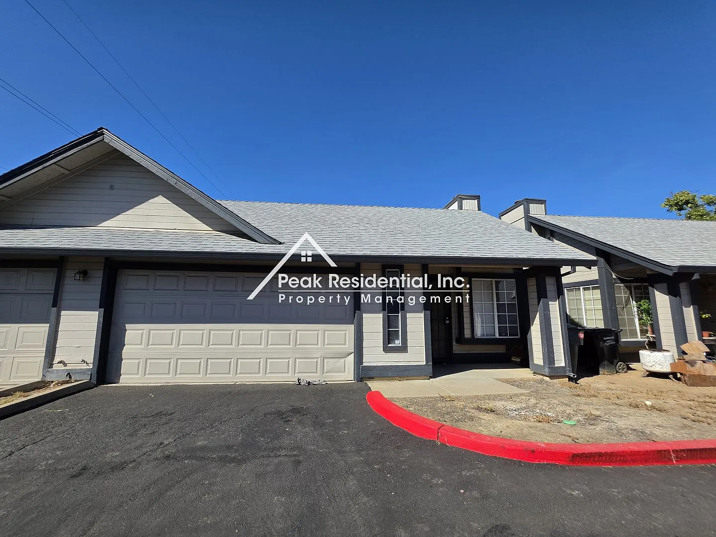 Updated 2bd/2ba Sacramento Duplex — Photo 1