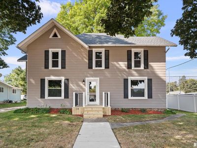 118 S 1st St, Long Grove, IA, 52756