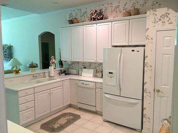 3rd image of 490 Golden Pond Ct