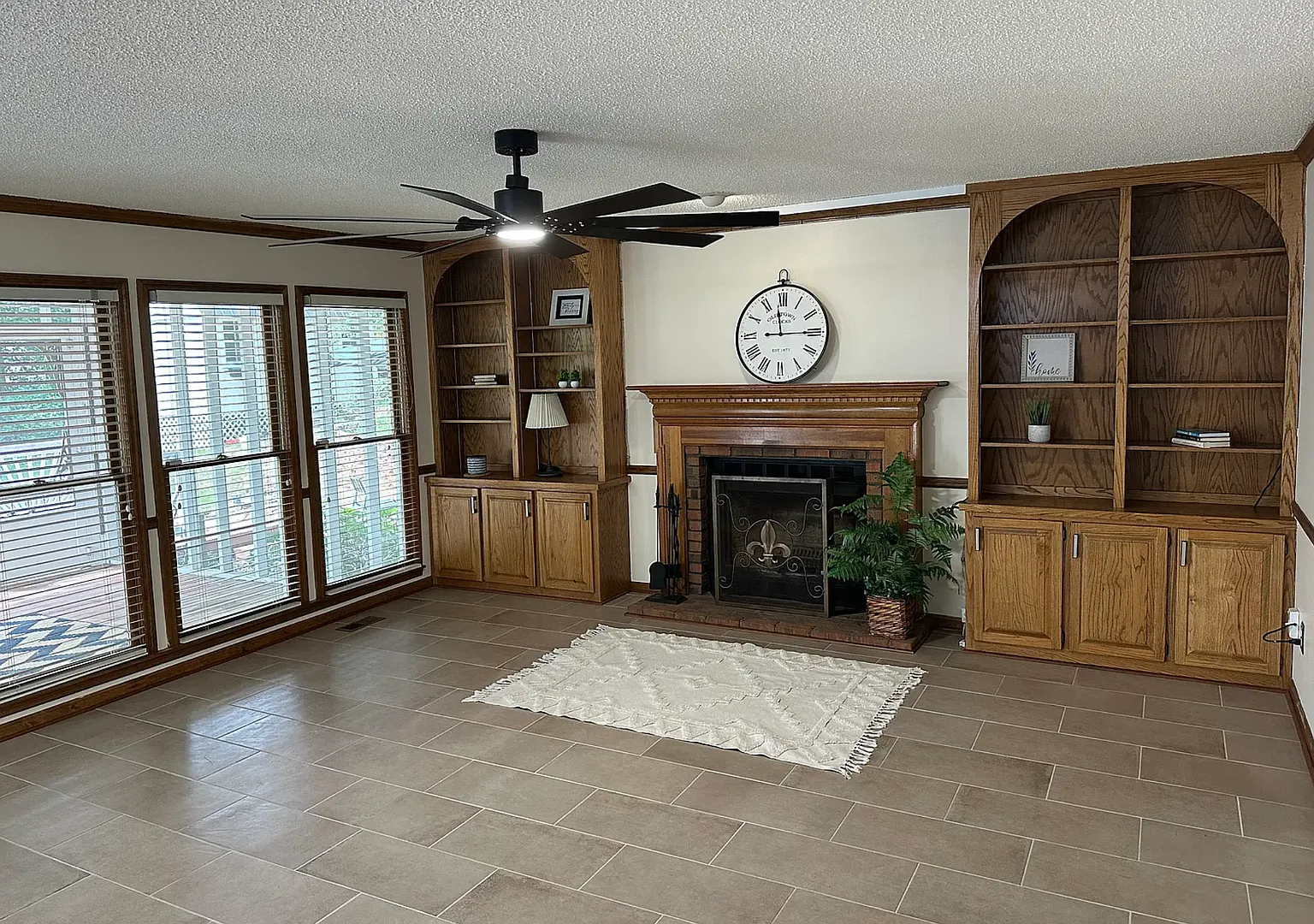 Excellent house in Goldens Springs that has many customizable options Up to 5 large bedrooms — Photo 3