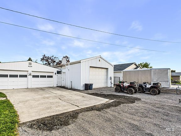 4th image of 3422 6th St