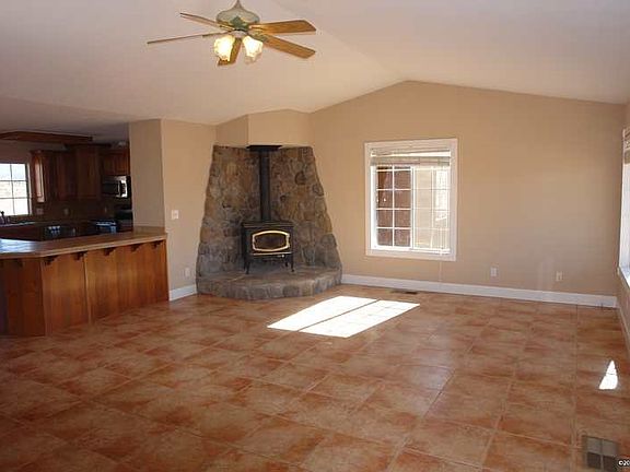 3rd image of 1629 Carlson Dr