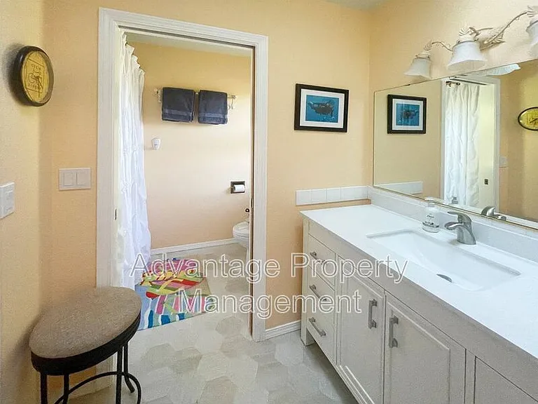 1622 SW Country Club Pl — Photo 16