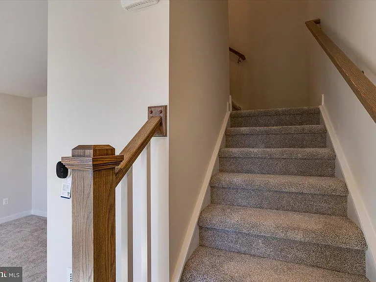 9390 Tanfield Dr — Photo 29