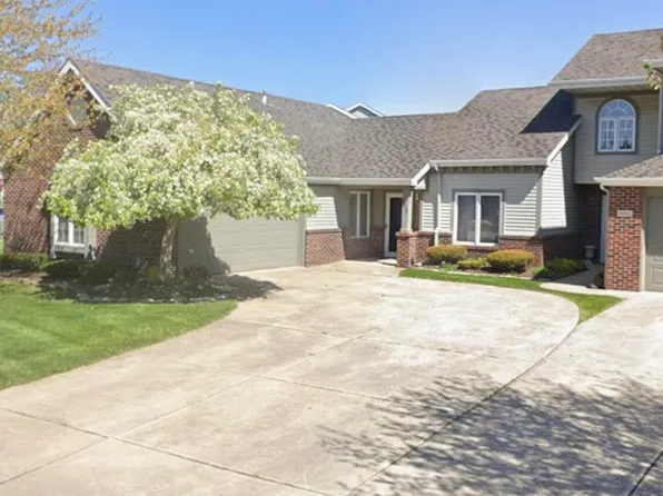 9443 Van Buren St, Crown Point, IN 46307