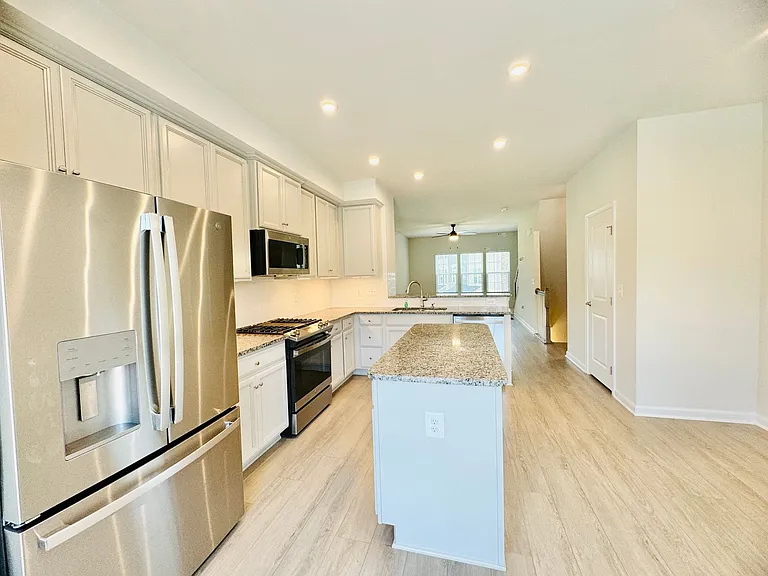 18374 Reaper Hill Ct — Photo 4