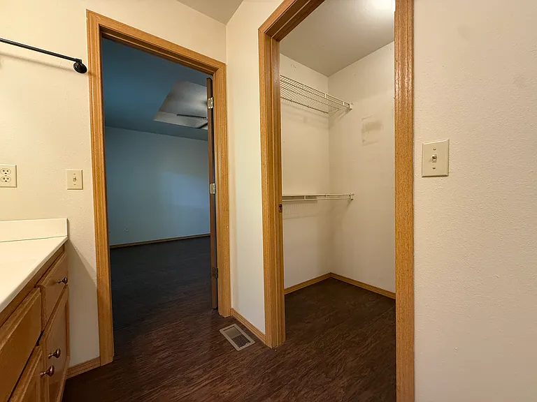1453 S Lone Pine Ave — Photo 20