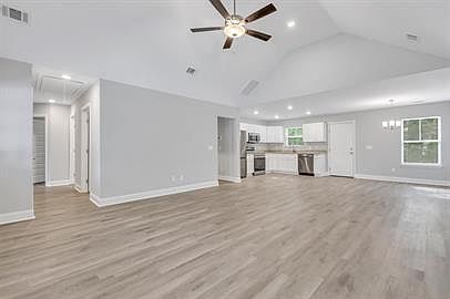 2nd image of 130 Abigail Cir