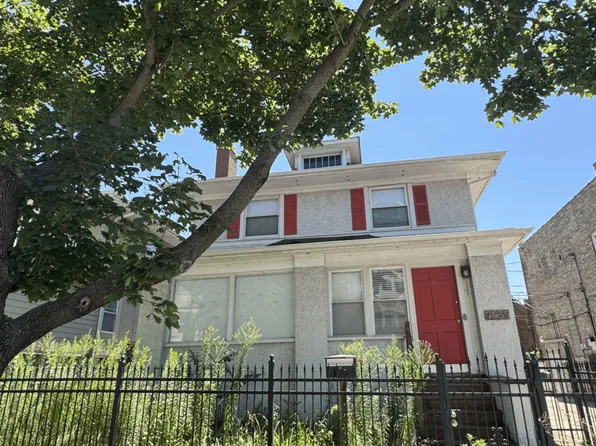 7555 N Rogers Ave, Chicago, IL 60626