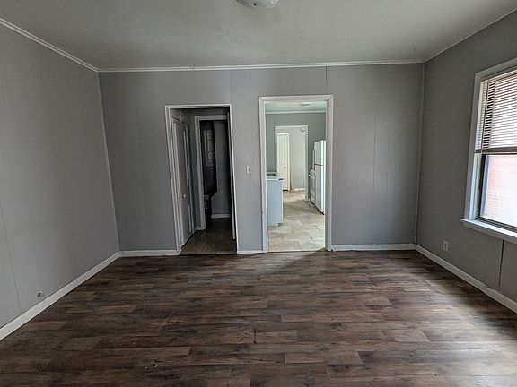 3rd image of 617 W Highland St