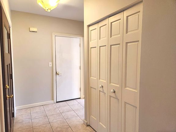 4th image of 376 Belle Plaine Ave