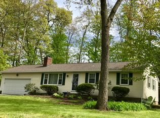 8 Edgewood Ter, Hadley, MA 01035