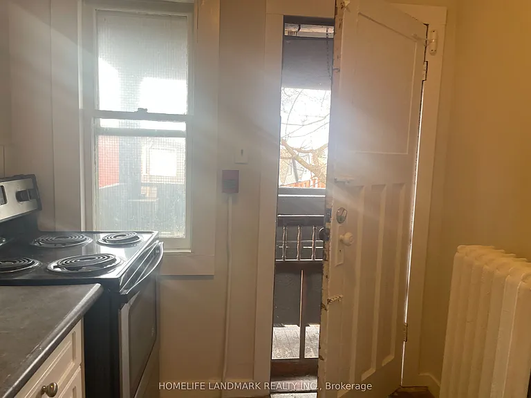 985 Main St E #3 — Photo 5