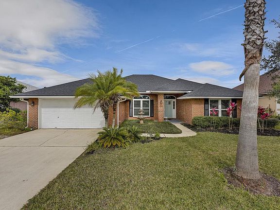 3rd image of 204 Carolina Jasmine Ln