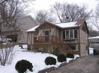 8608 Elm St, Wonder Lake, IL 60097