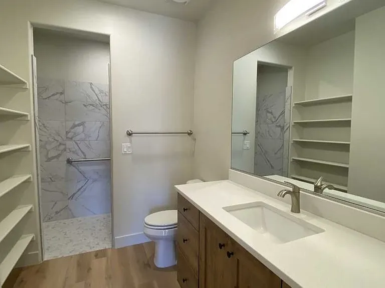 Bedford 4008 S Bedford Place — Photo 17