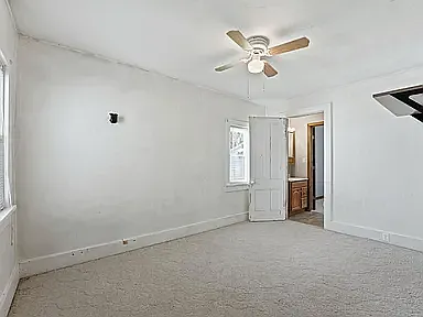 304 N Liberty St — Photo 13