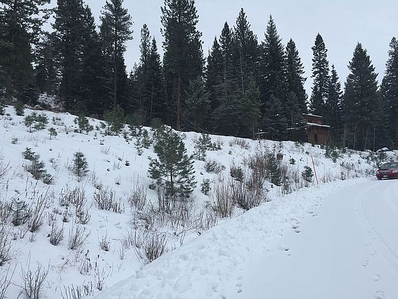 Southward on Aspen Ridge Ln