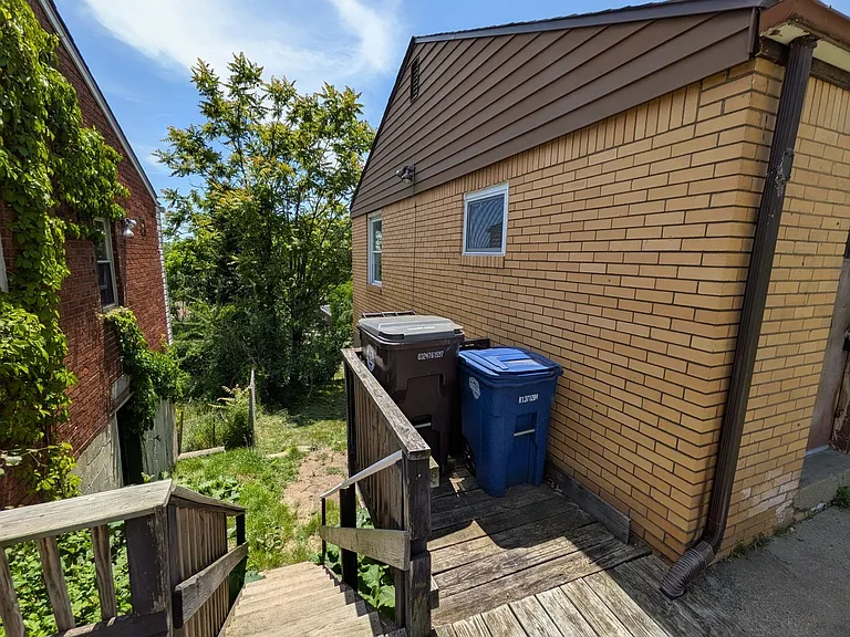 960 Agnew Rd — Photo 17