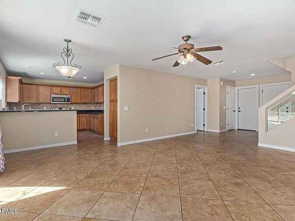 4th image of 885 E MAYFIELD Circle
