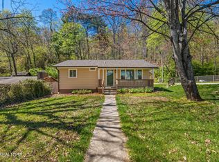 925 Farragut Ave, Knoxville, TN 37917