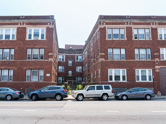 3rd image of 1471 W Lawrence Ave APT 3