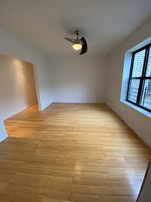 Rented by Reyes & Elsamad Real Estate Group | media 15