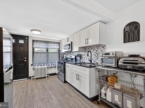 5th image of 3038 Rosehill St