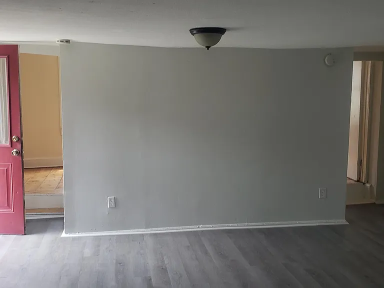 116 E Main St — Photo 5