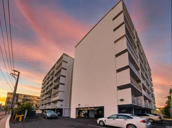 1941 Church Ln APT 206, Honolulu, HI 96826