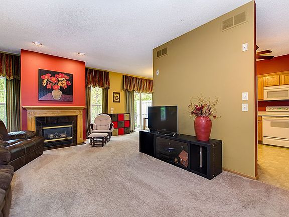 3rd image of 334 Heritage Trl