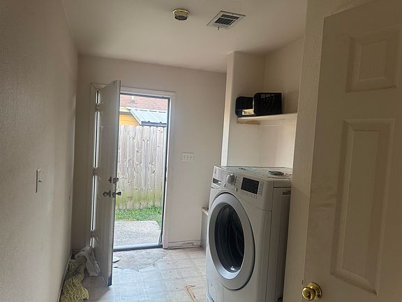 4th image of 3315 Lorilee St